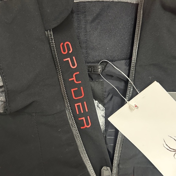 Spyder Men's Black Gray Ski Jacket with Red Accents SPYDER
Titan GTX ski jacket - Picture 7 of 16